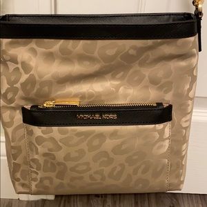 Beautiful crossbody Michael Kors handbag